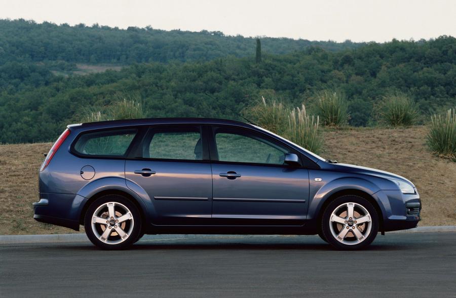  Ford Focus Wagon 2005 года  (фото 28 из 40)